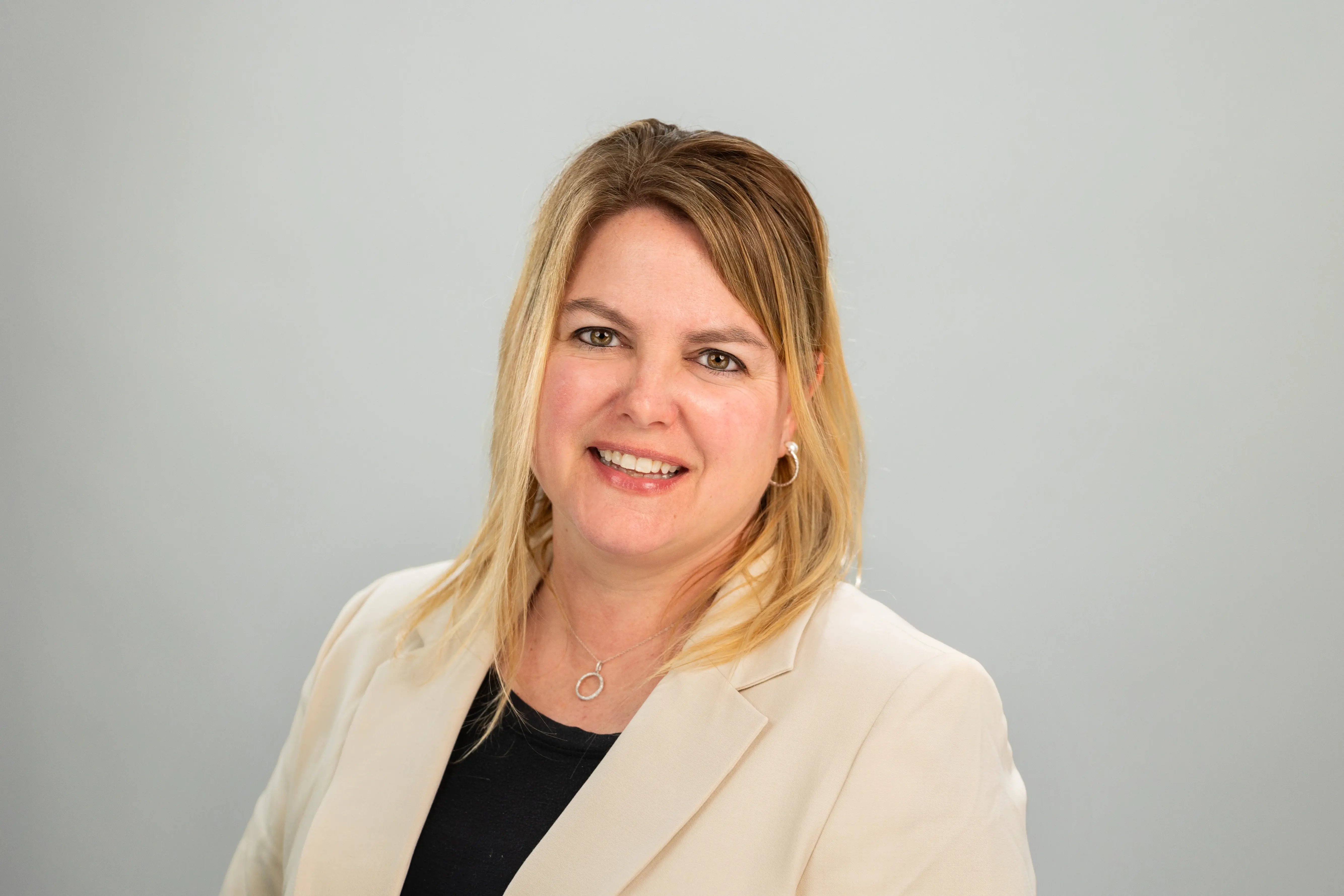 headshot of Annie Hinton