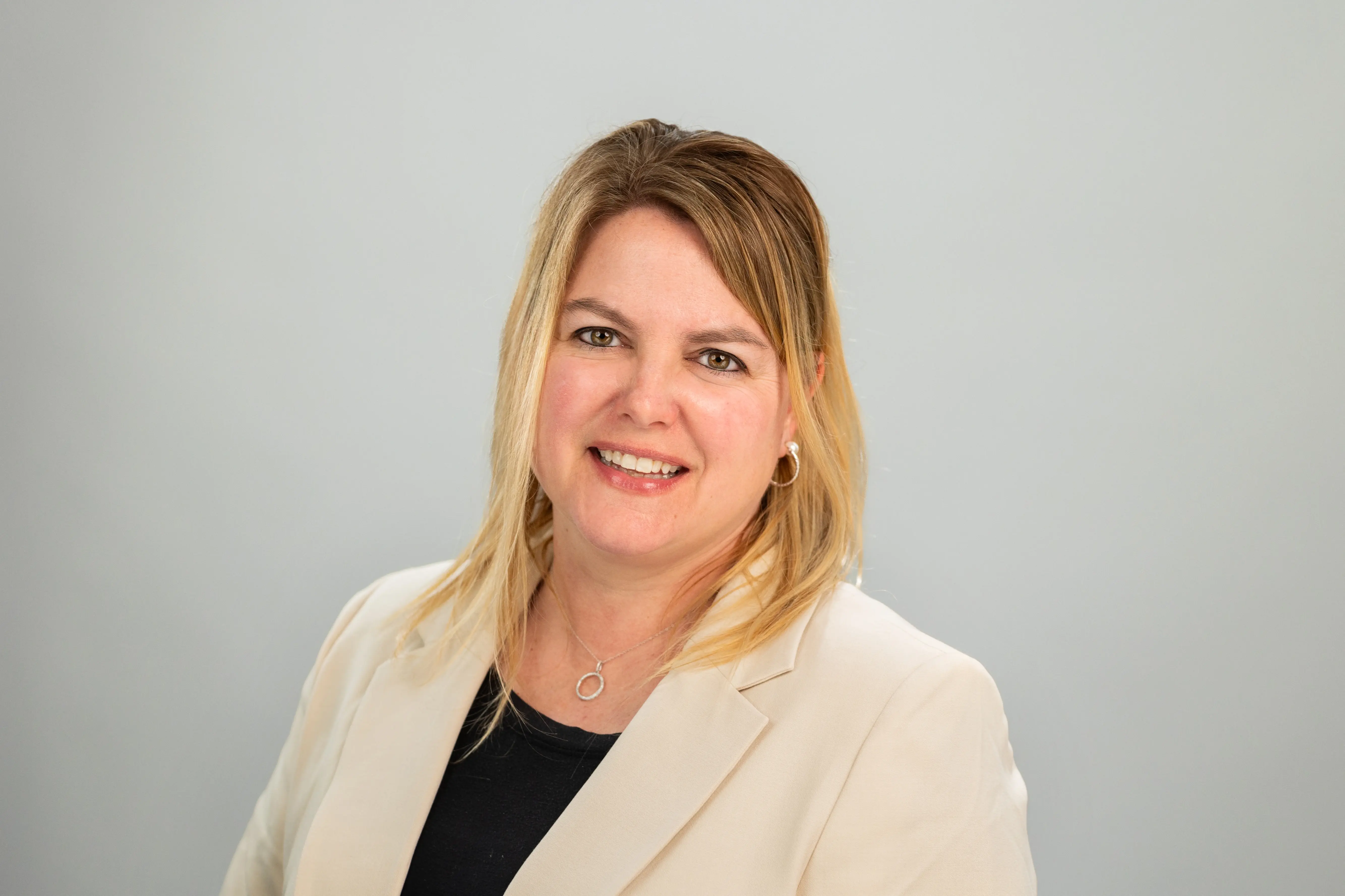 headshot of Annie Hinton