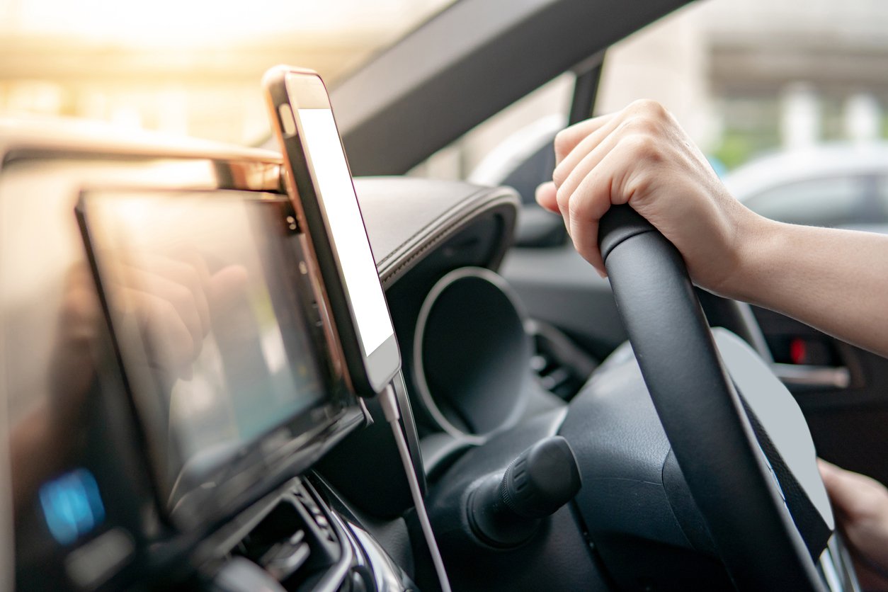 up close of phone holder in car